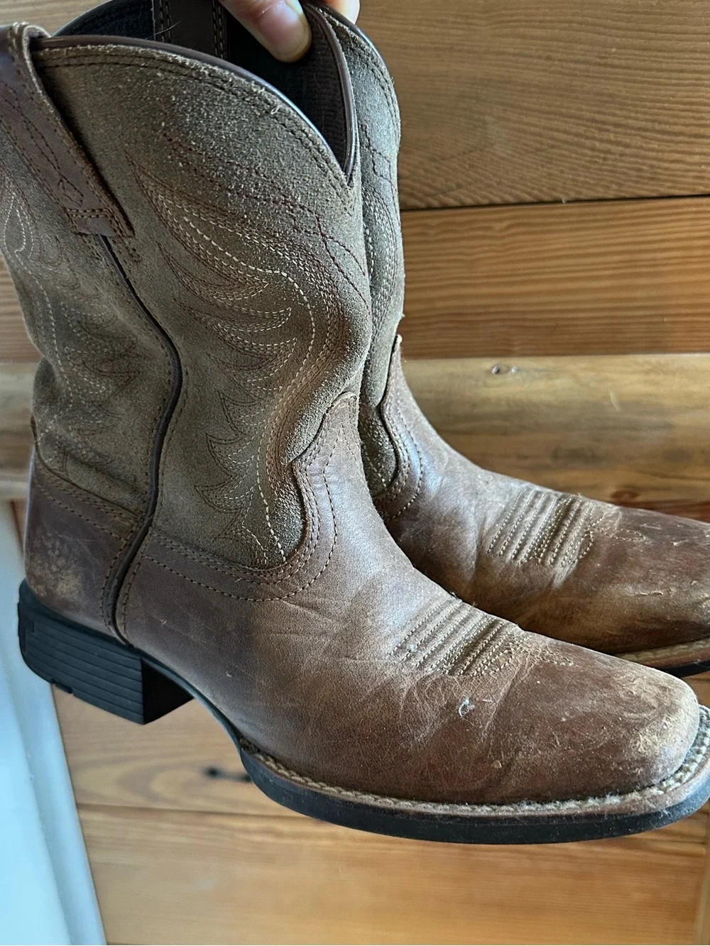 Boys Ariat Boots SZ 3Y